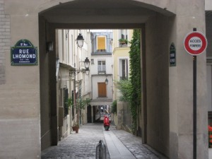 path to Rue Mouffetard Market